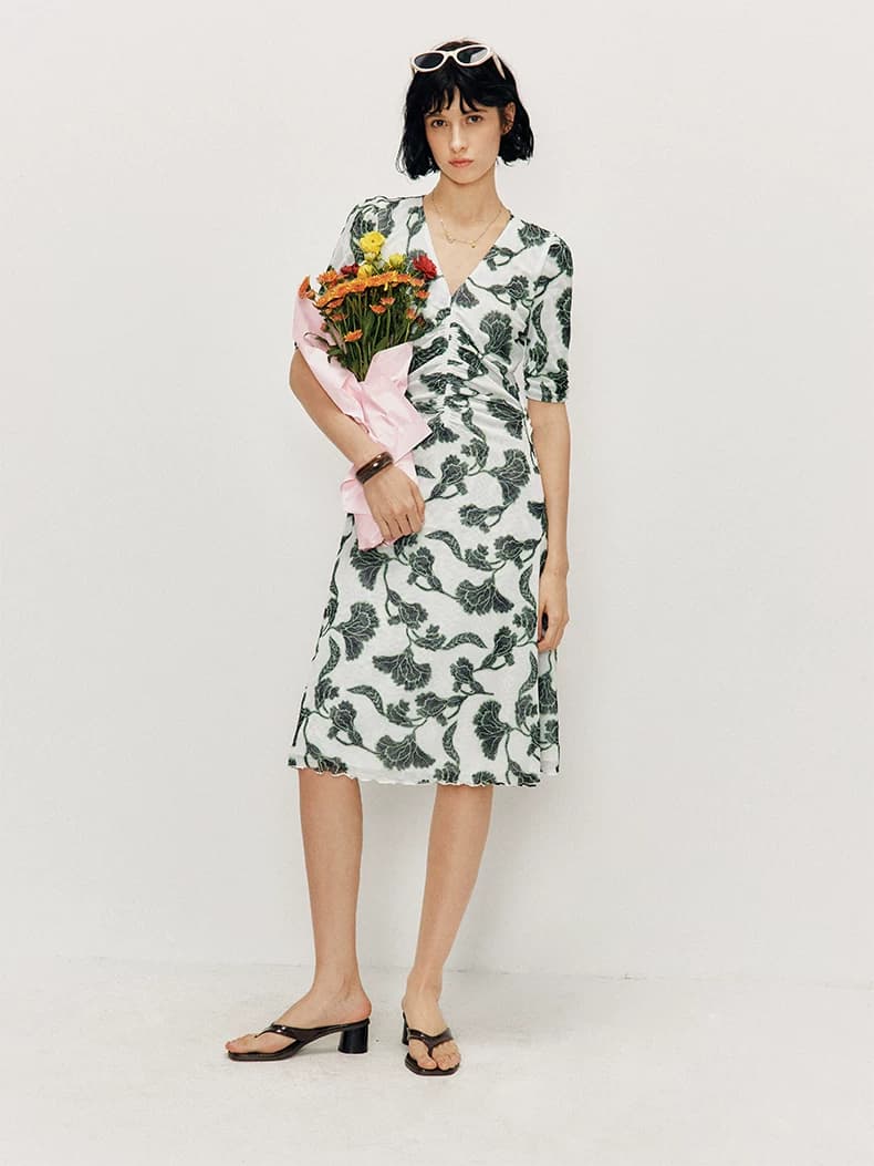 DVF Floral-Print Stretch-Mesh V-Neck Tea Dress - detail 16