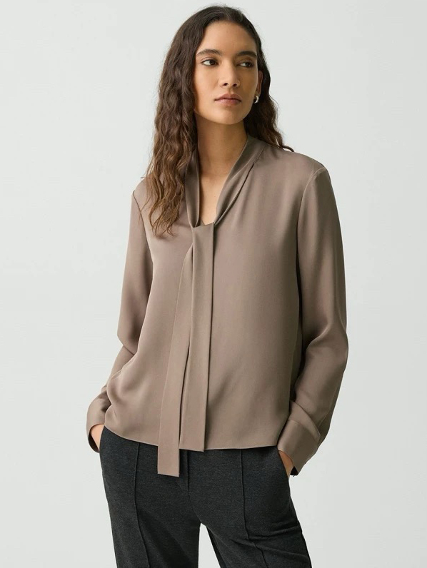 Commuter fashion women stock photo 4