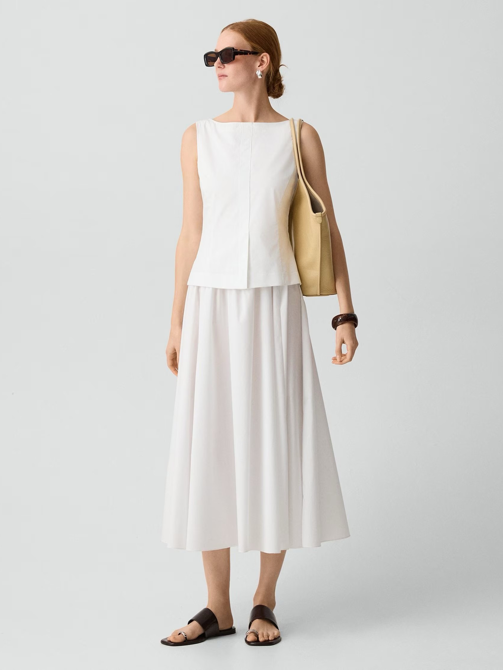 Commuter fashion women stock photo 60