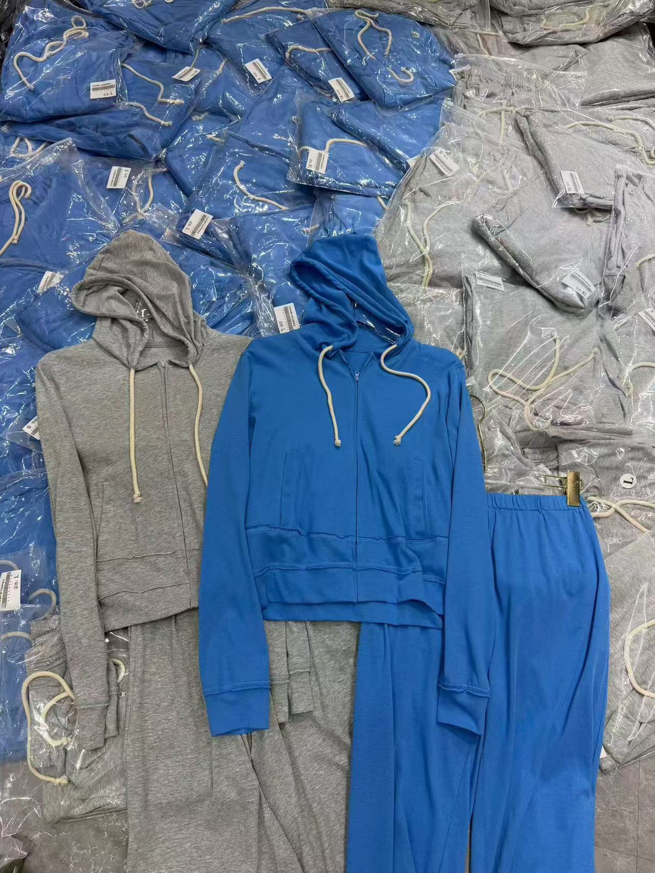 Parcel packing and shipment scene 1